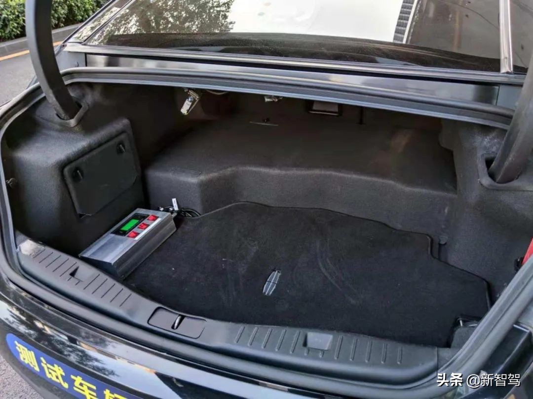 下班搭到一辆元戎启行Robotaxi,深圳闹市区表现如何?