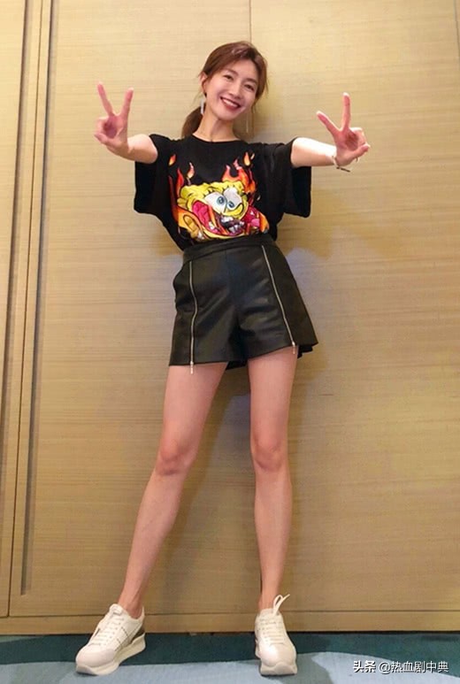 小白鞋穿搭视频夏季,小白鞋穿搭潮法冬季