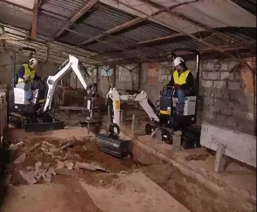 六型挖掘机,挖机市场最常见的几款挖掘机