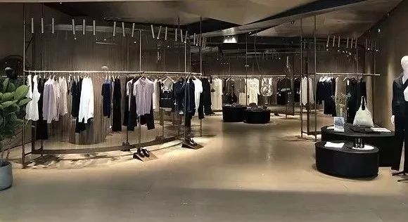 中国之光！UR开店开到英国伦敦！创下快时尚品牌神话