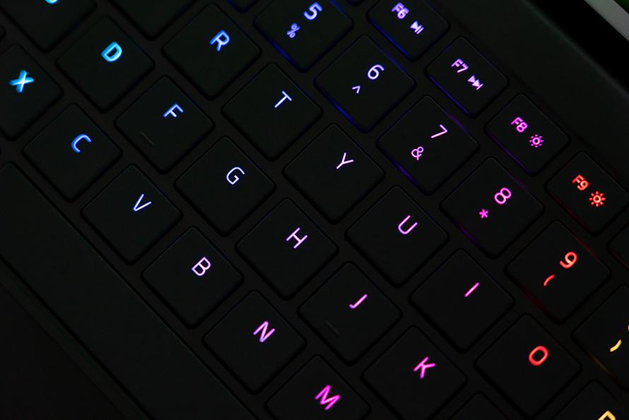 雷蛇razerbook13粉晶版评测,razerbook
