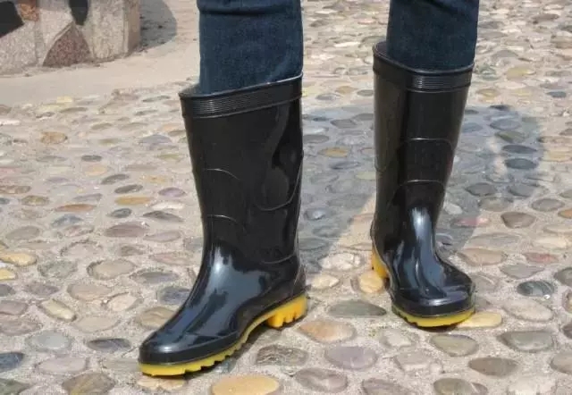 透气性巨好不磨脚的跑鞋,学生党防滑耐磨缓震的跑鞋推荐