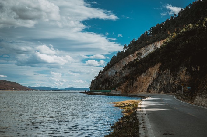 消失的地平线上的“香巴拉”和“女儿国”（二）