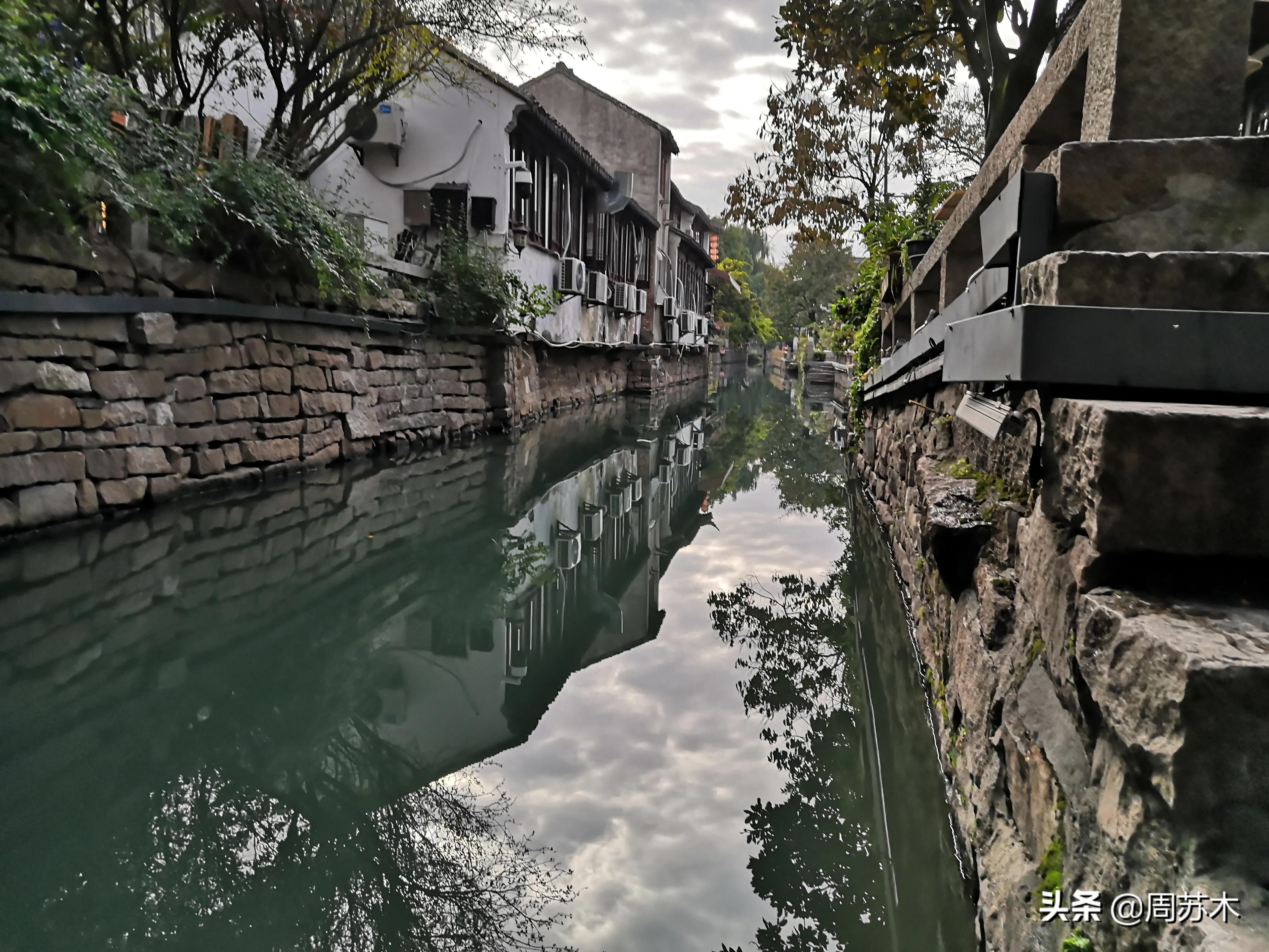 一位与书终身结缘的老叟