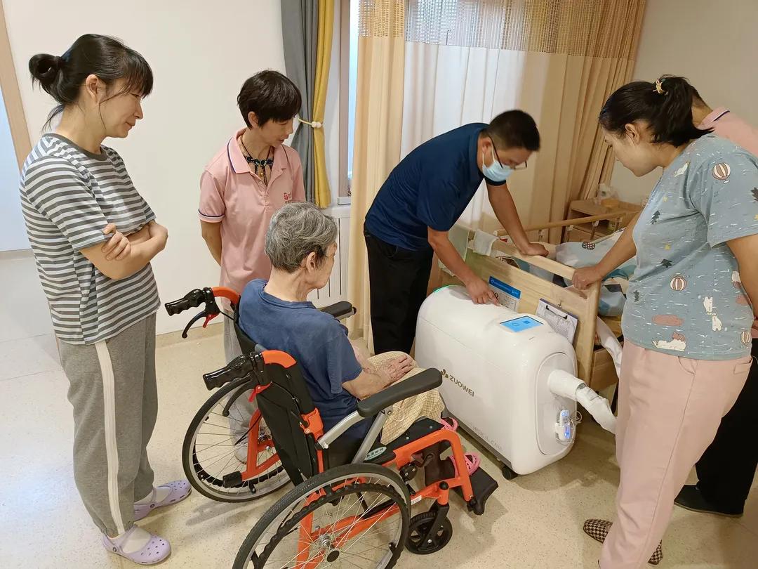 失能老人照护政策,怎样帮助卧床老人大小便