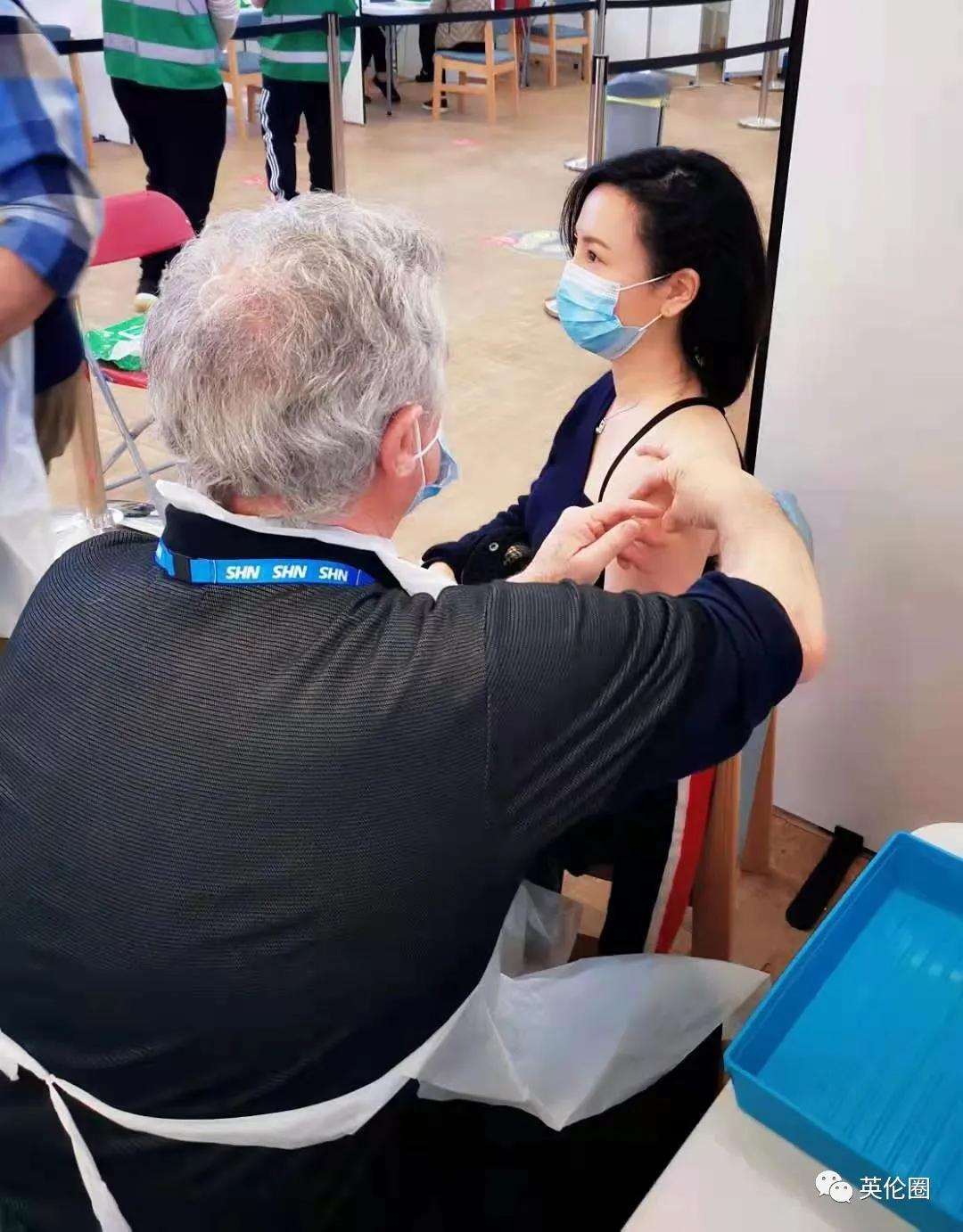 英国专门组织华人打疫苗！4名接种者亲历：低烧乏力起红疹关节痛