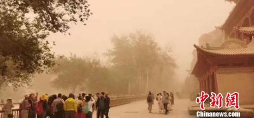 知名医院号源遭“黄牛”秒抢?发现这些线索及时报警