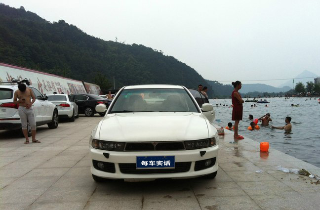 三菱戈蓝老款图片,三菱戈蓝八代鲨鱼头内饰