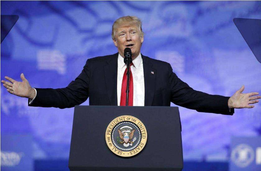 美国啥都好？新华锐评：崇美、跪美的“软骨病”得治