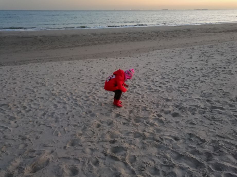 这天让我带去海边玩然后吃海天一色