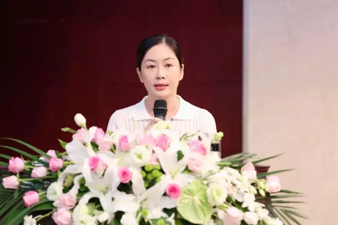 给你一个舞台秀出自己的精彩,给你一个展示自己的舞台