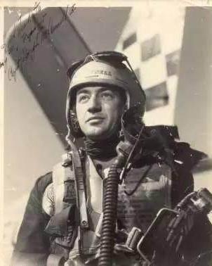 1986年扫地大爷暴露身份,解放后击落美国飞机的老英雄