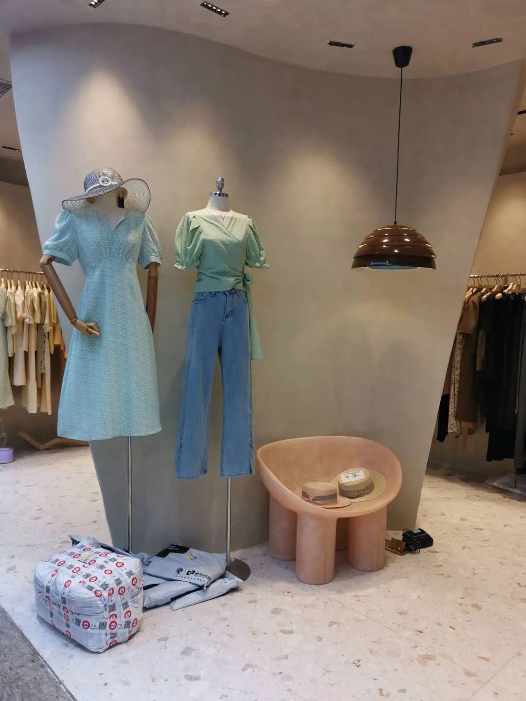 广州最美的服装市场推荐,广州最流行服装批发