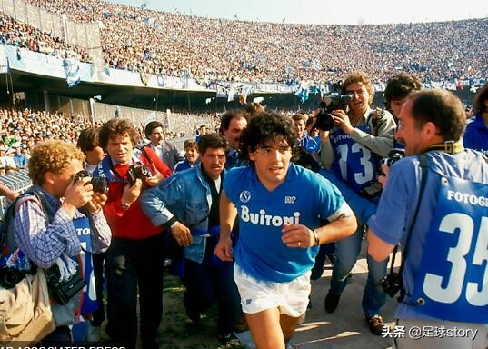 历史上最经典的足球史,回顾曾经的足球时代