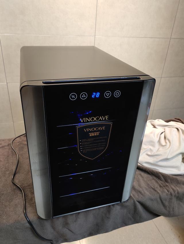 维诺卡夫酒柜采用什么温控器,维诺卡夫恒温酒柜质量怎么样