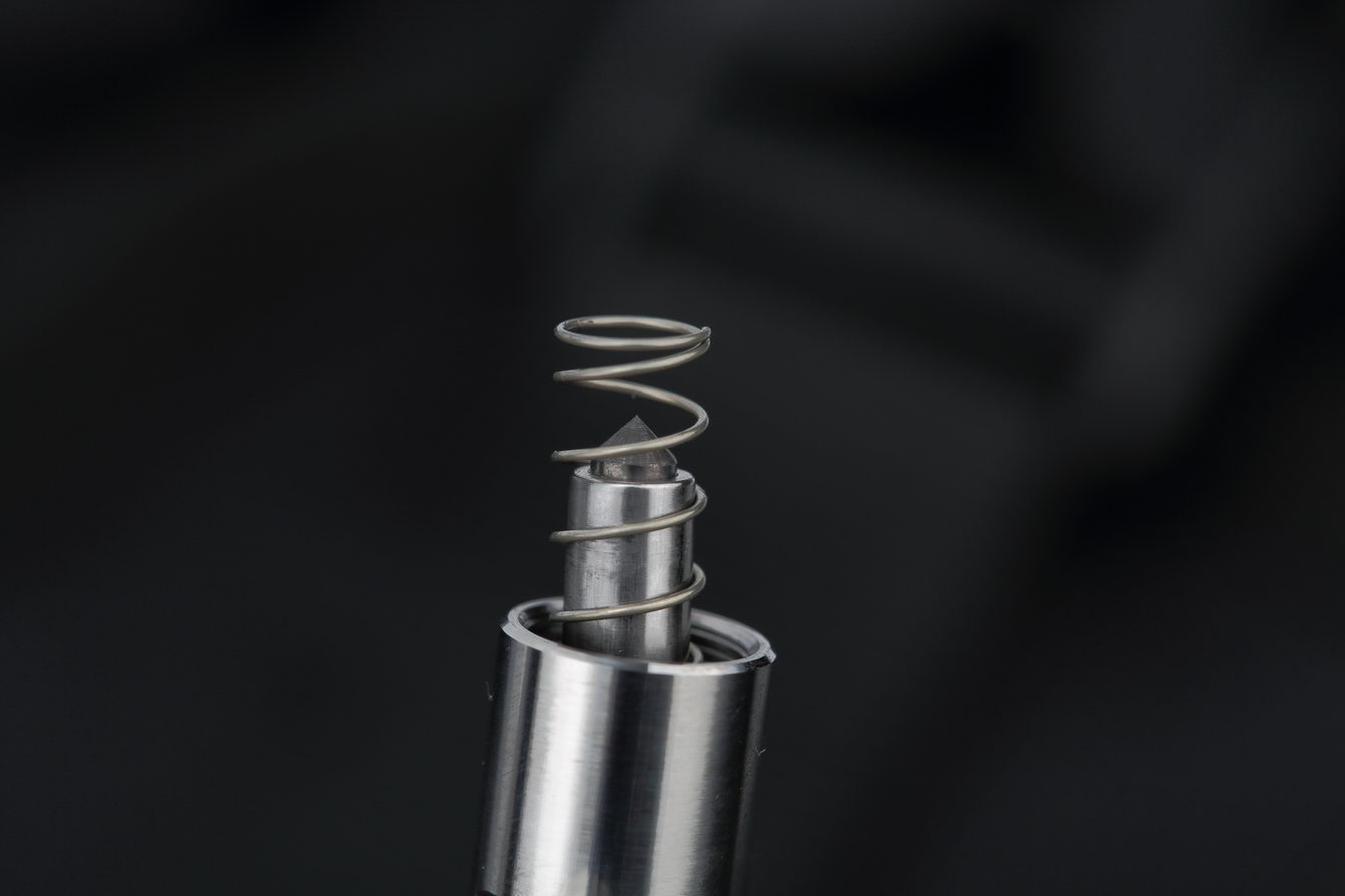 nitecore全系列评测,钛合金战术笔ntp30