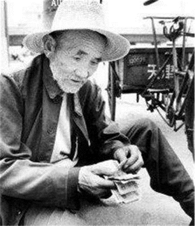 88岁白方礼：我老了，三轮车蹬不动了，这是给孩子们的最后一笔钱