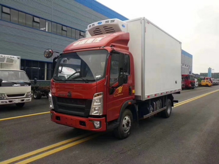 国六重汽豪沃单排冷藏车技术评测,国六重汽豪沃一排半冷藏车照片