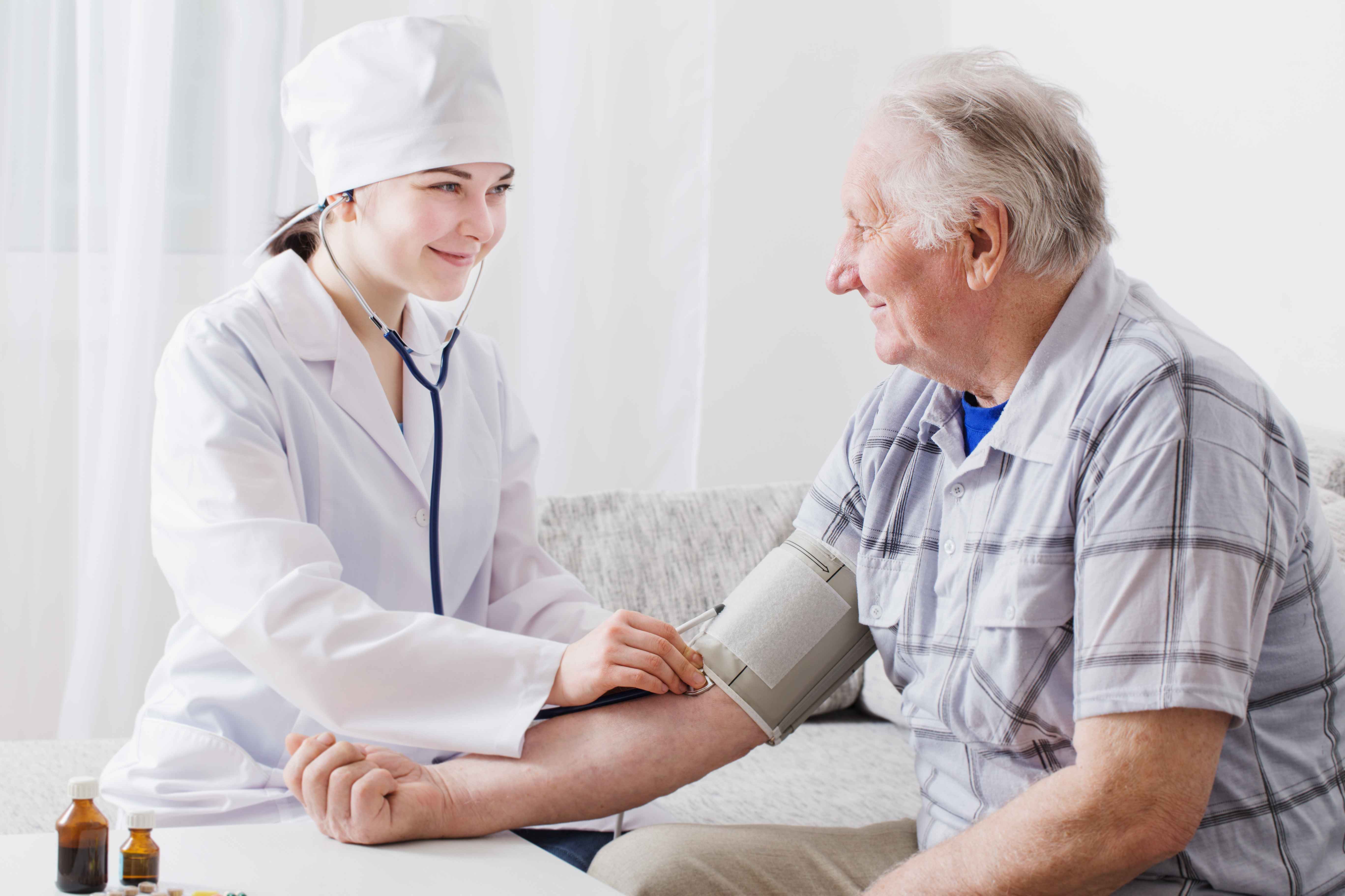 经常大脑缺氧打哈欠头疼,大脑缺氧导致头疼多久能缓解