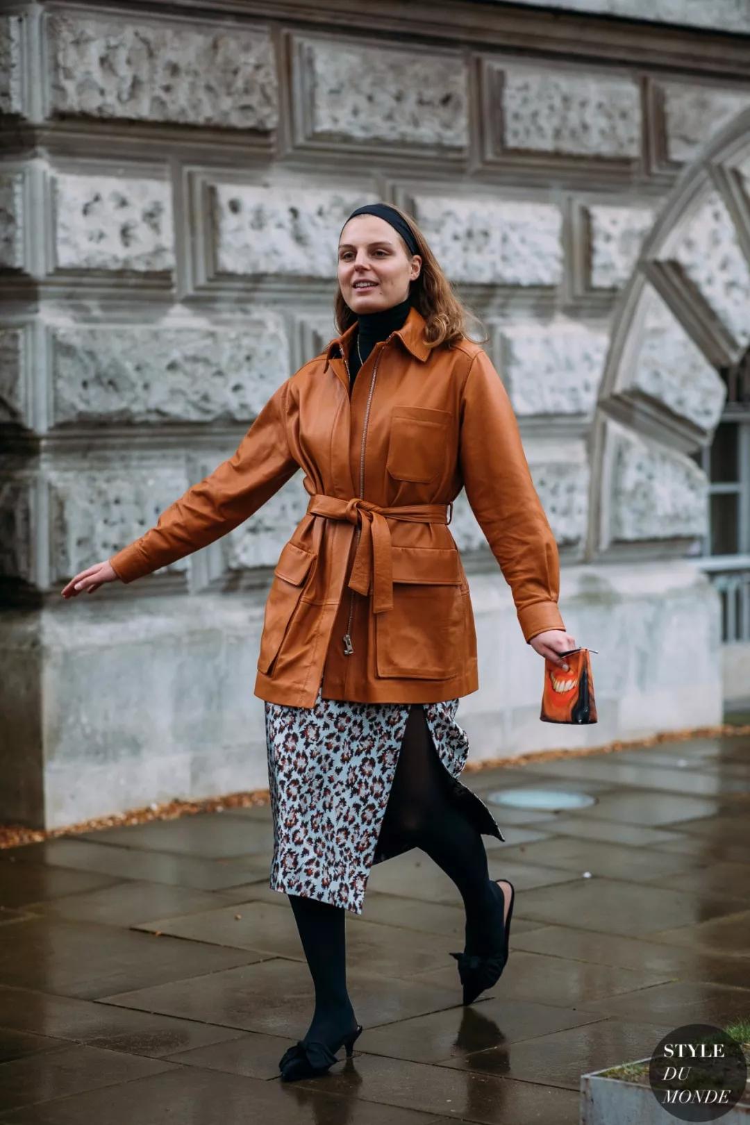 女孩皮衣新款爆款12岁春季,皮衣裙子新款套装