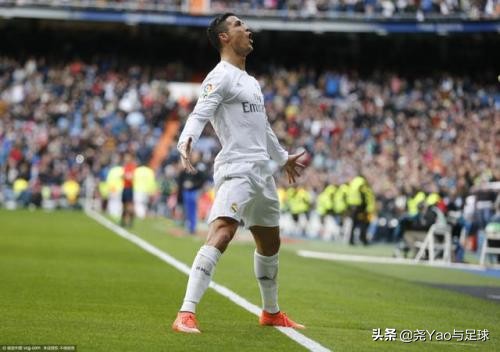 一场比赛一个人进4球叫什么,一场进2球叫什么