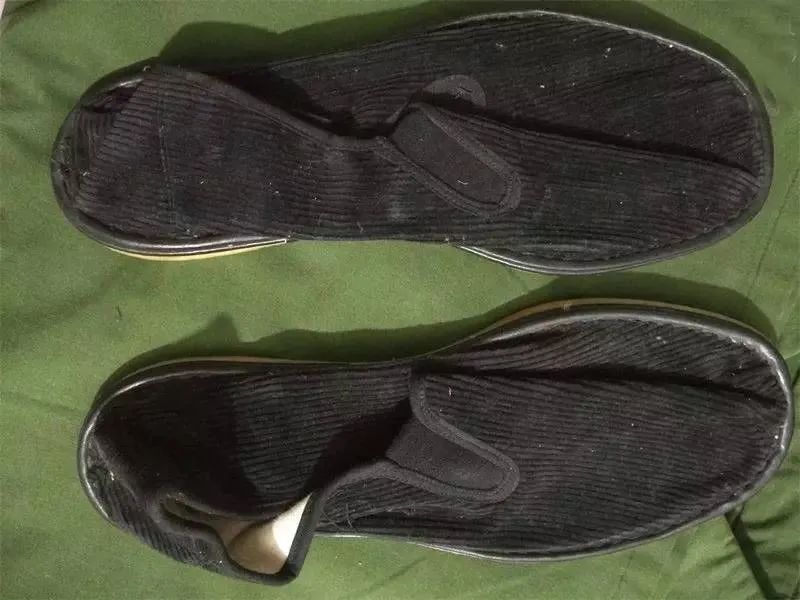 小时候的北京，我们不戴口罩，却都戴着红领巾和小黄帽儿