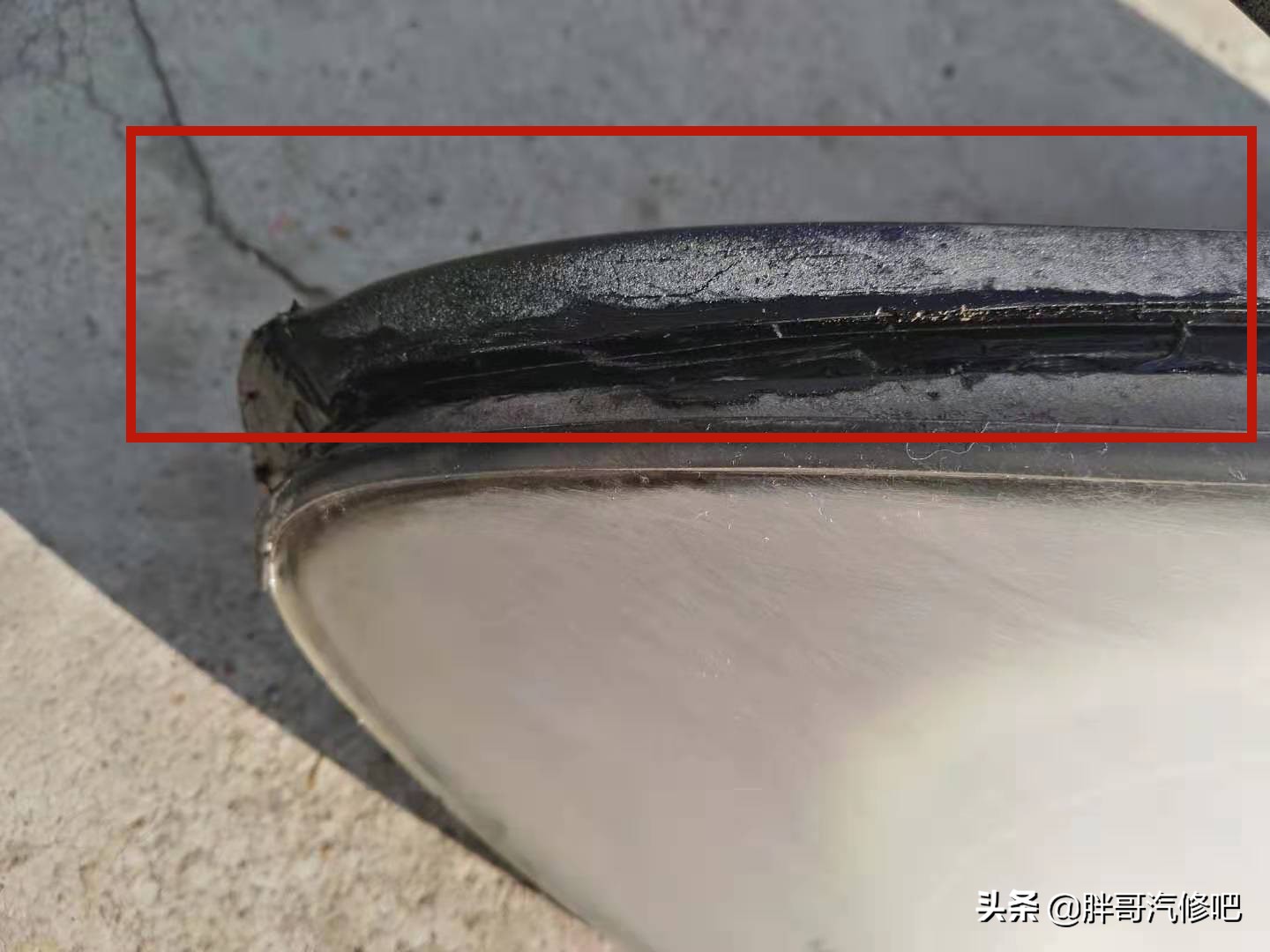 上海汽车大灯漏水去哪里修,大灯发黄了怎么处理