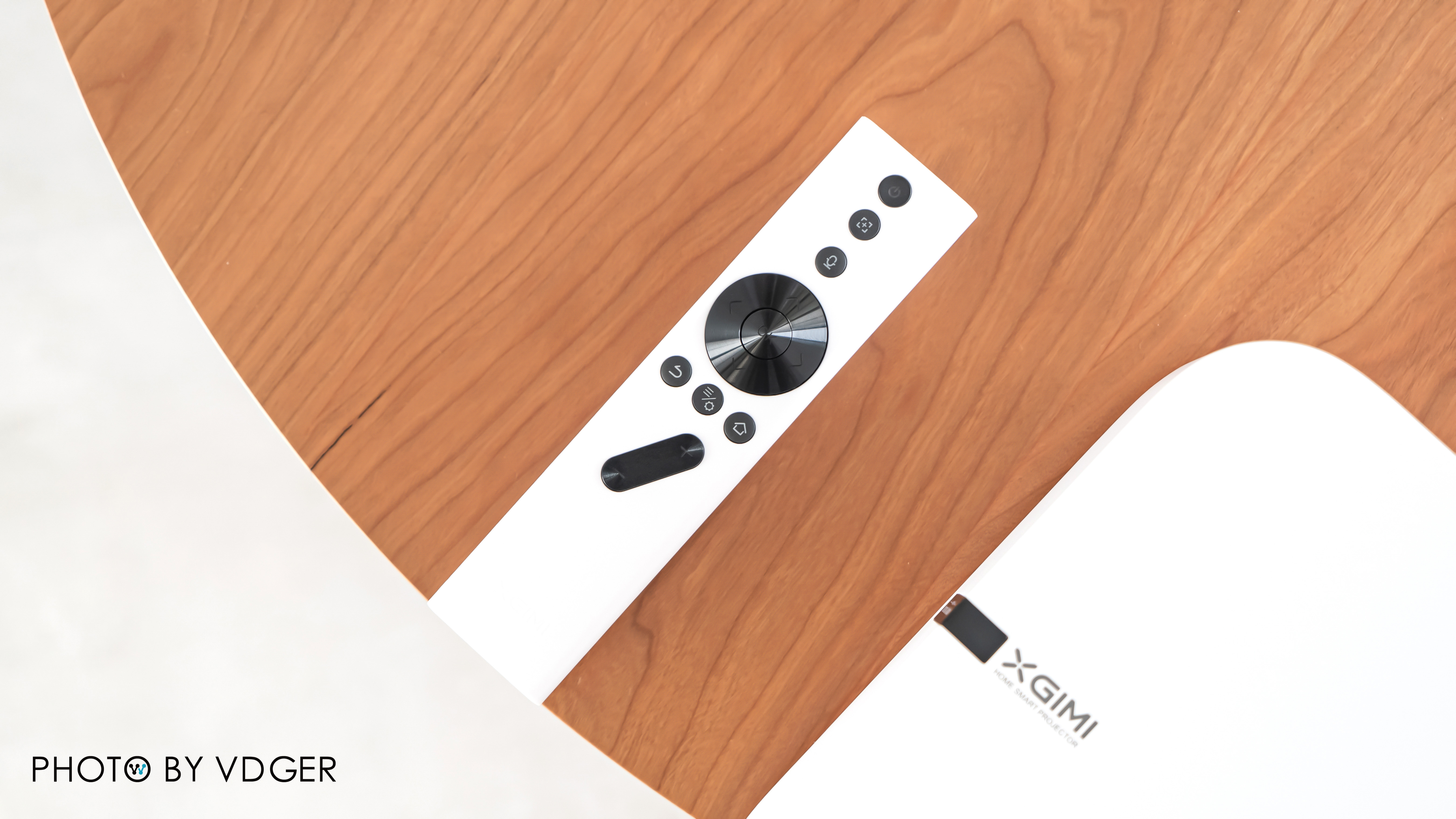 极米z6x第四代投影仪家用投影机,米家投影仪2对比极米newz6x