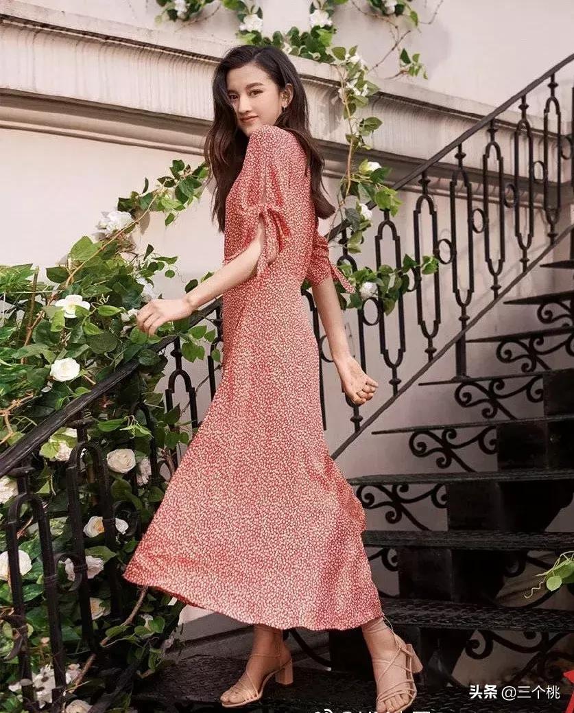 今年流行的裙子不穿高跟鞋,今年流行时髦的裙子冬天穿的