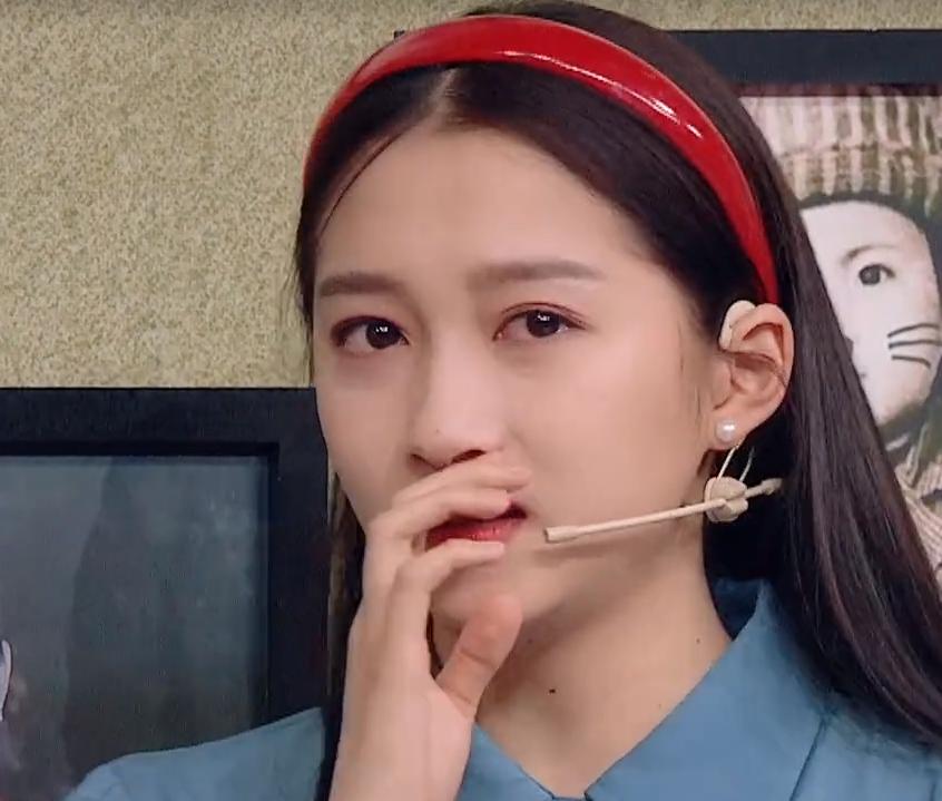 关晓彤表情失控,关晓彤拍哭戏情绪失控视频