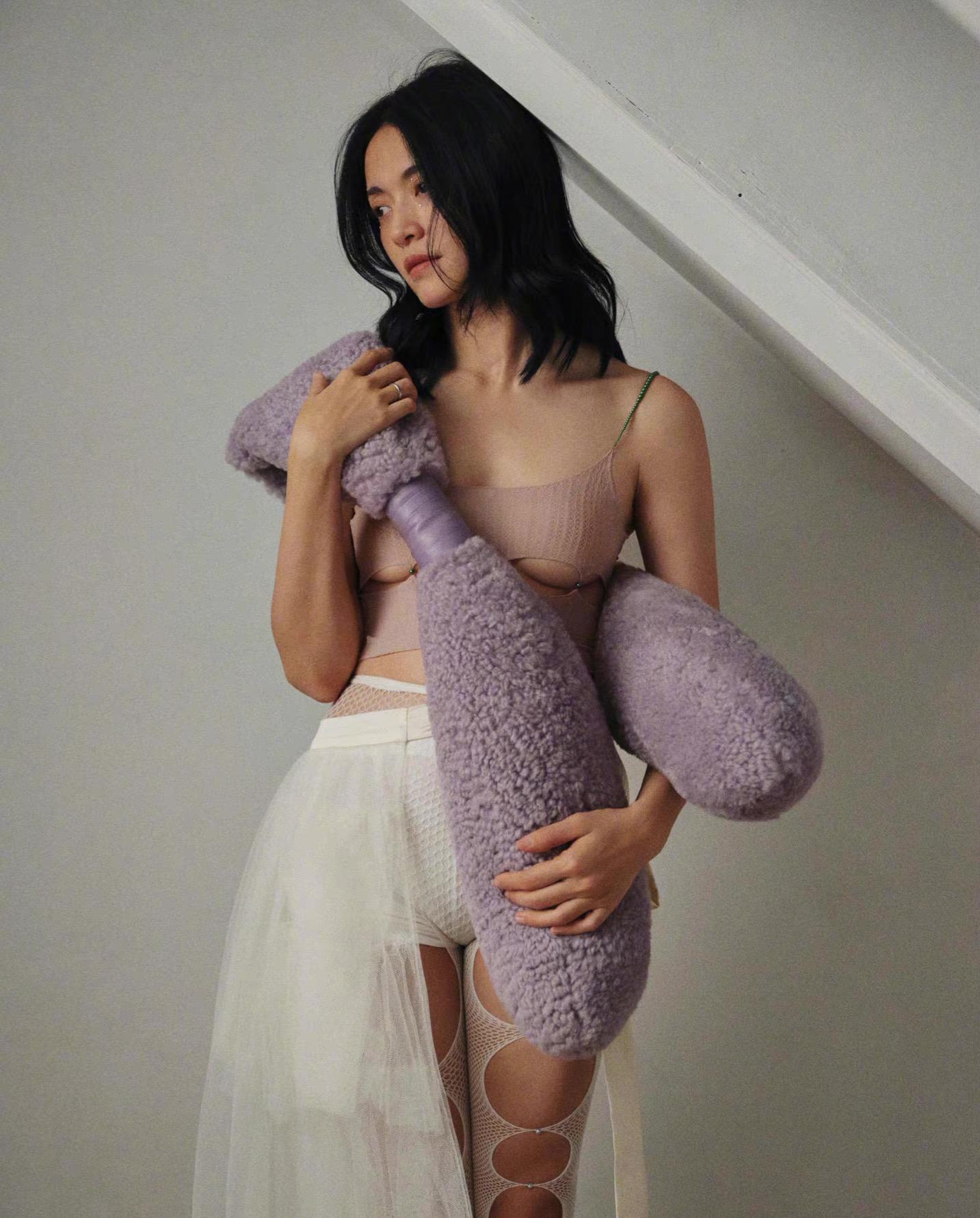 姚晨穿露脐装图片,姚晨穿黑色连体裤图片