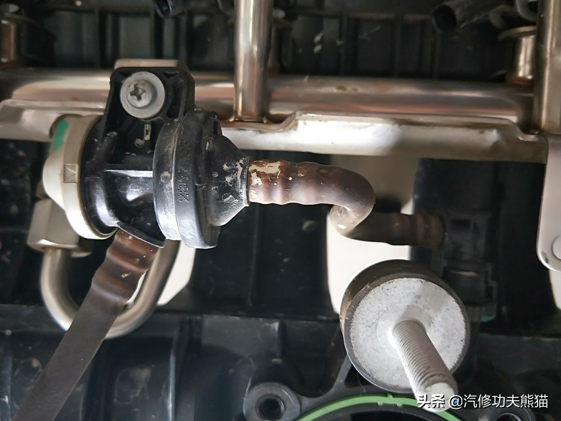 07年奥迪a6轻微烧机油怎么解决,奥迪2007款a6烧机油的原因