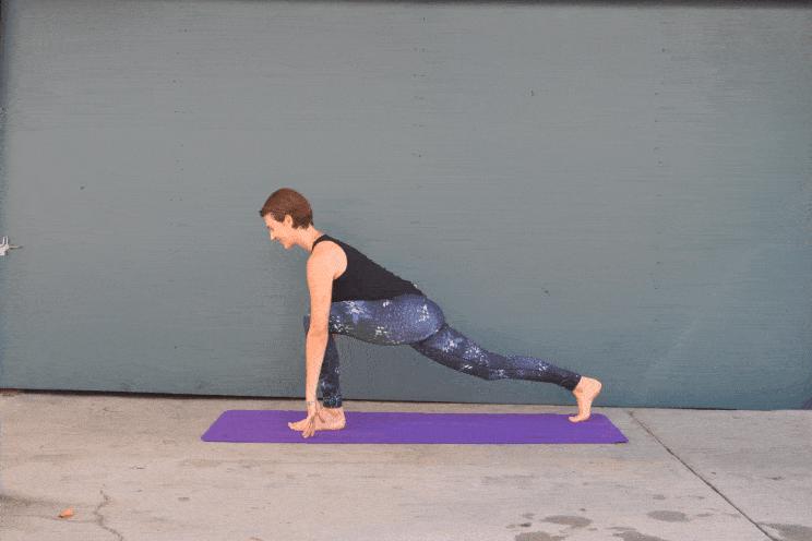 躺着的瑜伽动作缓解腰痛,缓解腰痛背痛的瑜伽最佳动作