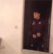 曼联1800万边锋加盟粉丝翻10倍!美貌女友曝光,送小狗做生日礼物