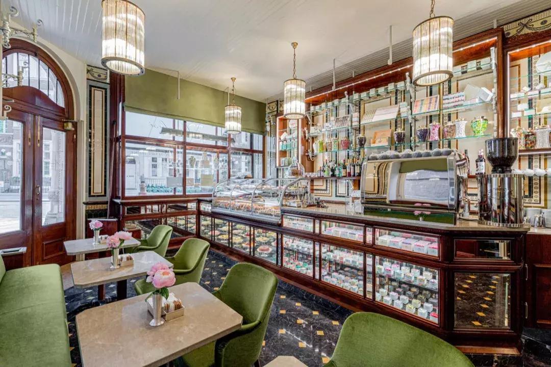 prada伦敦,prada郑州开店