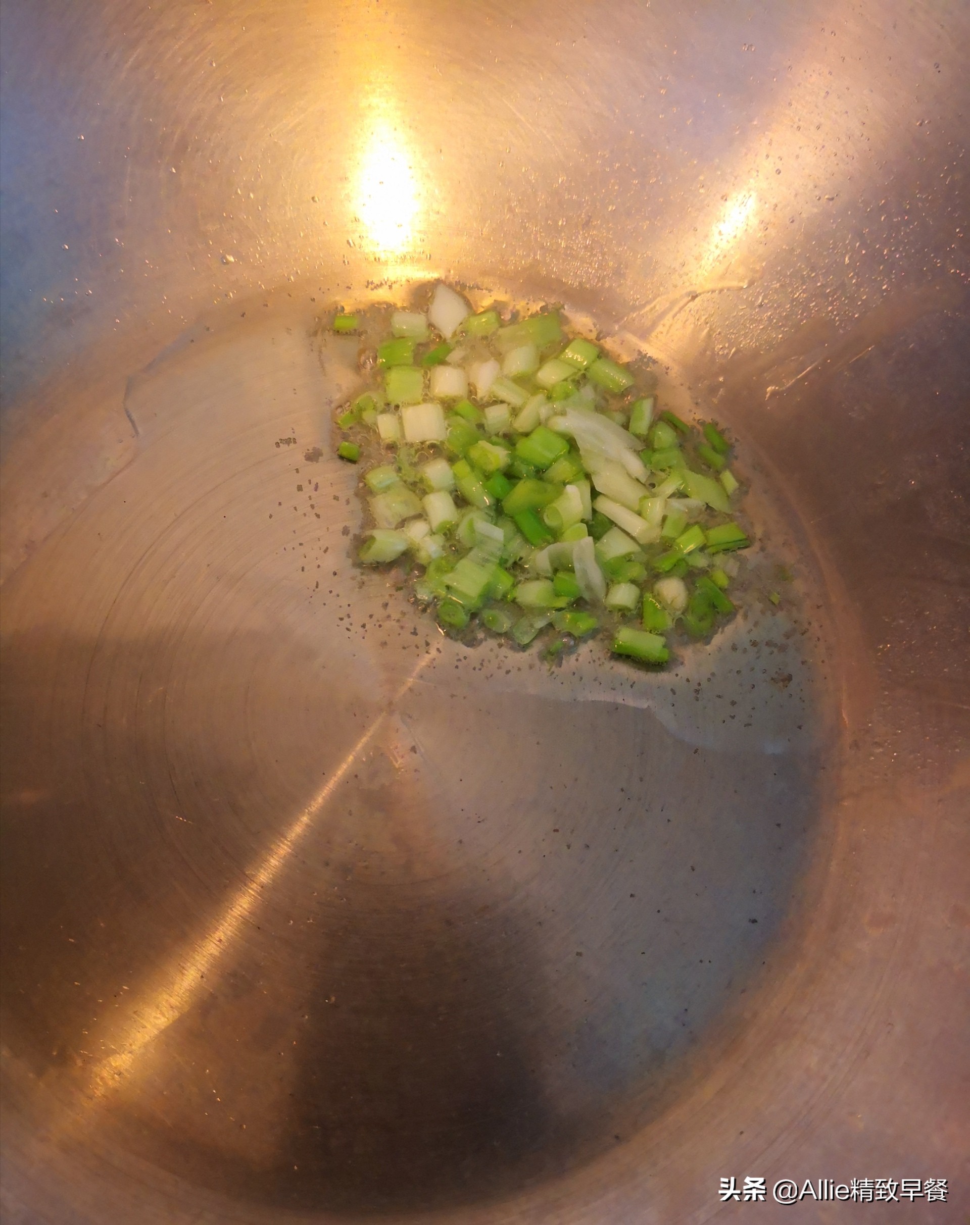 分享一道营养老母鸡汤,营养老母鸡菌汤