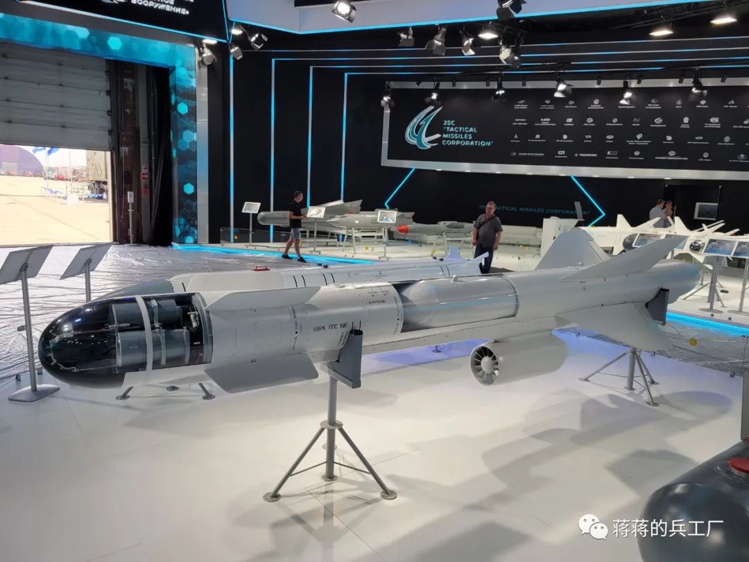军事最新型的空对地导弹,俄空基kh22巡航导弹