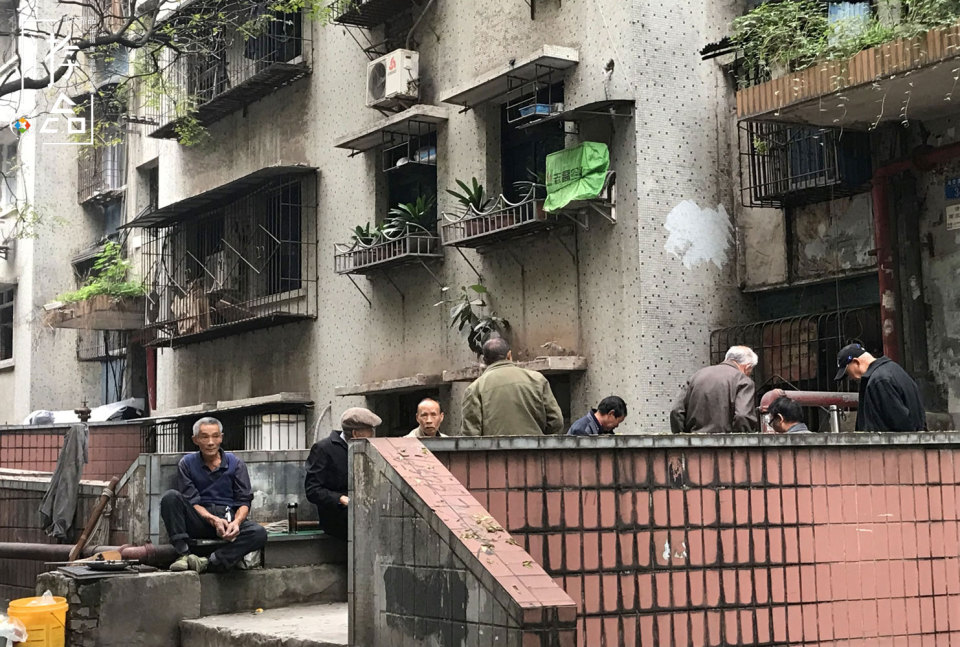 重庆站点最多的公交车,重庆停靠在8楼的2路电车