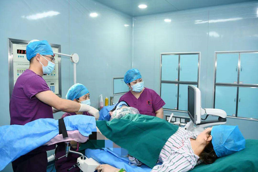 90后夫妻的心酸试管婴儿史，一次取16颗卵泡的过程，回想让人发悸