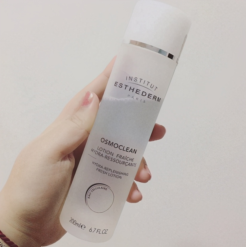 网络热门补水保湿爽肤水,是鸡肋还是必备?爽肤水老爸良心测评