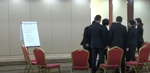 揭隐私、扮“*女妓**”，视频曝光深圳新型传销*脑洗**现场！这些太可怕