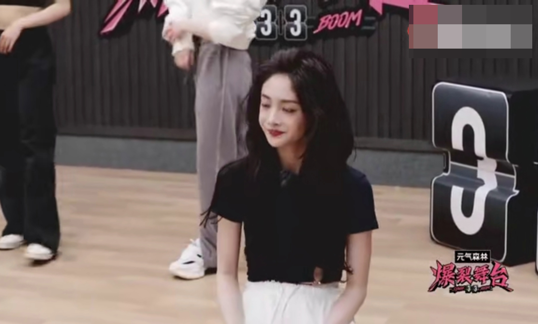 周洁琼发型胎毛刘海,摘假发片周洁琼