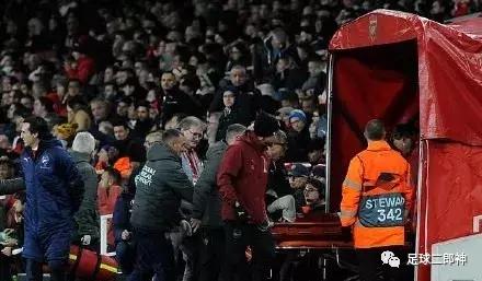 脚裸90度变形！枪手玻璃大将再受重伤，赛季报销恐危及职业生涯