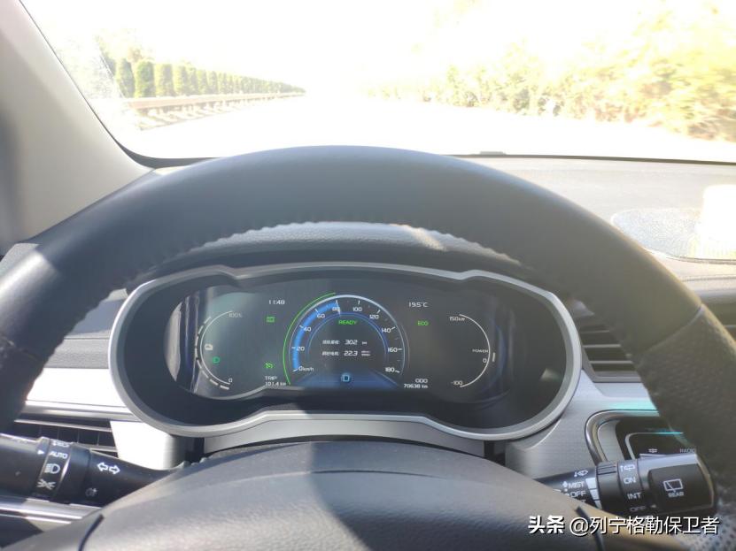 用车技巧:电动汽车高速行驶怎么开更省电