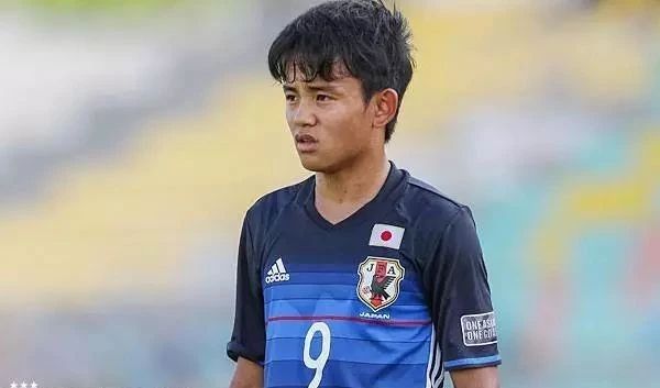 他被誉为足球天才,梅西作为偶像20年如一日的强大