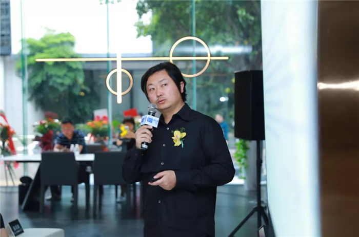 最具建筑感总部展厅亮相！华岩品致打造“百店百面”赋能“牛商”