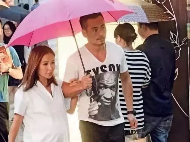 从隔空对骂到抢先生子，洗米嫂留住了人，史上最嚣张小三拿到了钱