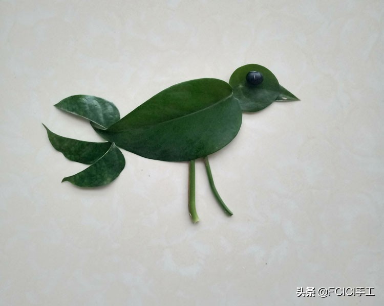 秋天落叶拼成的动物,树叶创意手工动物