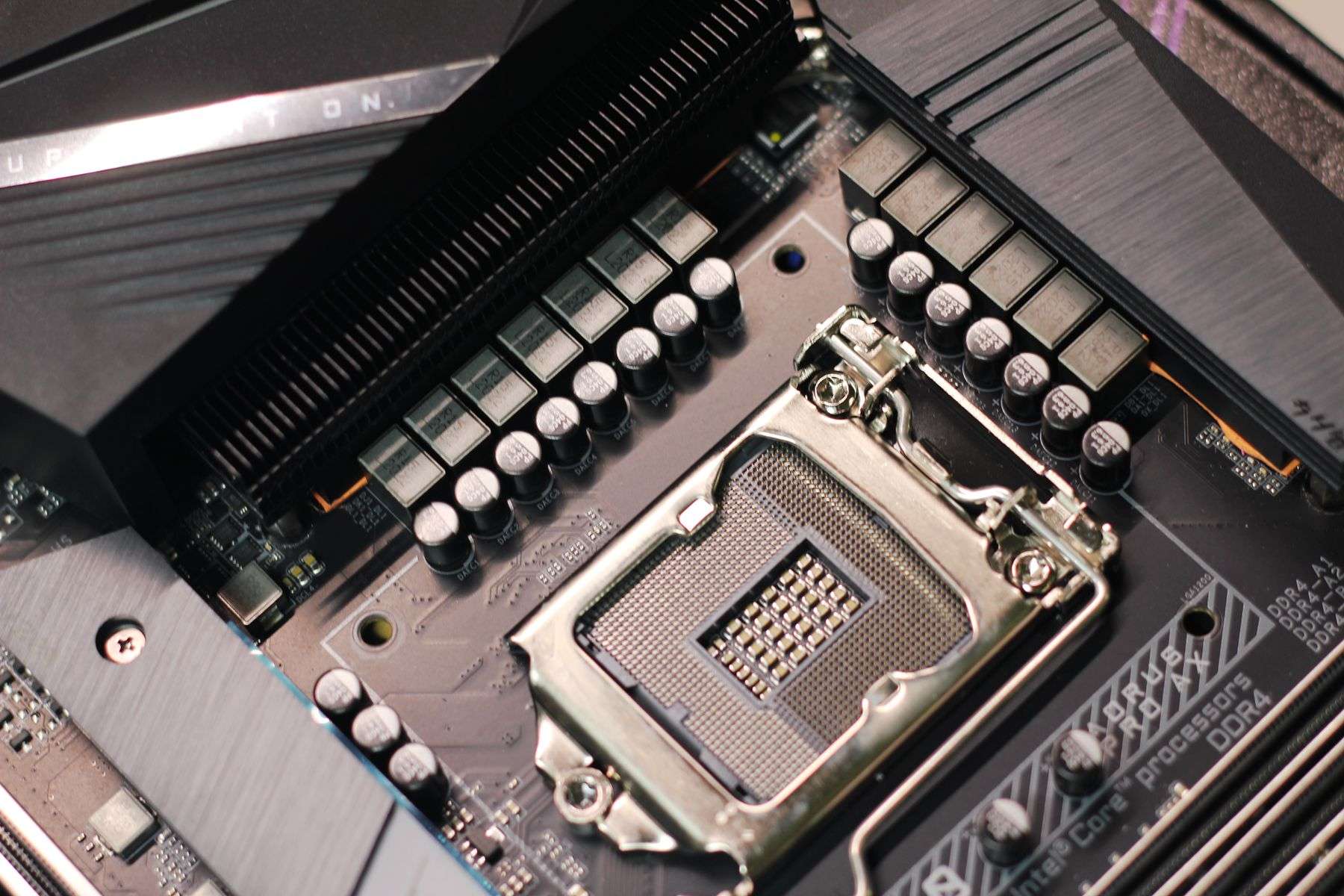 技嘉z590小雕pro评测,技嘉z590丐版评测