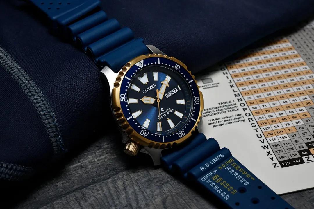 两三千买电子手表还是机械手表,两三千推荐天梭还是西铁城